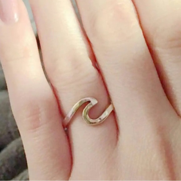 - Simple Wavy Copper Ring - Picture 3 of 3